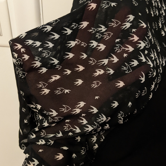 Costa Blanca Semi Sheer Boxy Bird Top - Picture 6 of 6